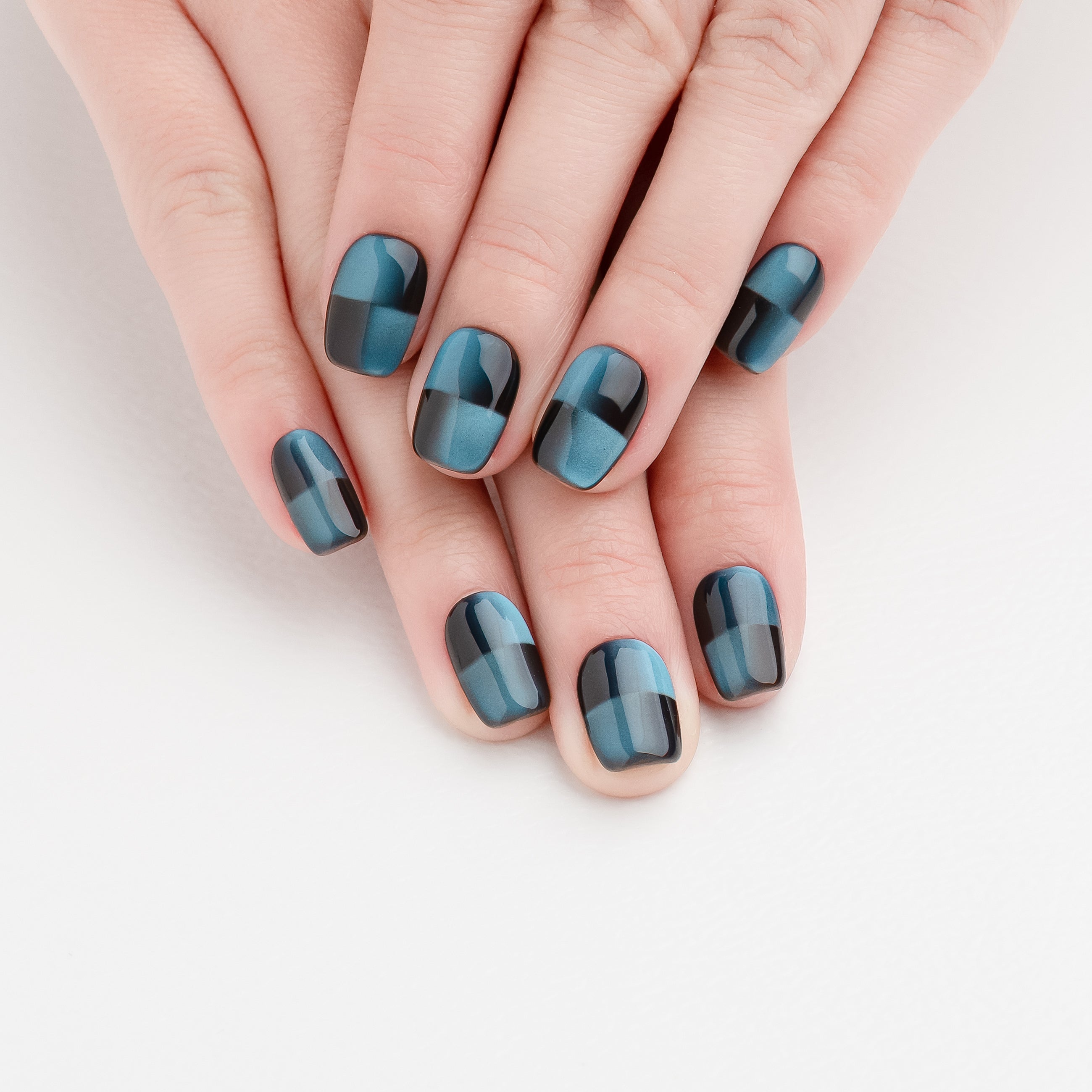 OUROBOROS ディープブルー グラデーションネイル - F24